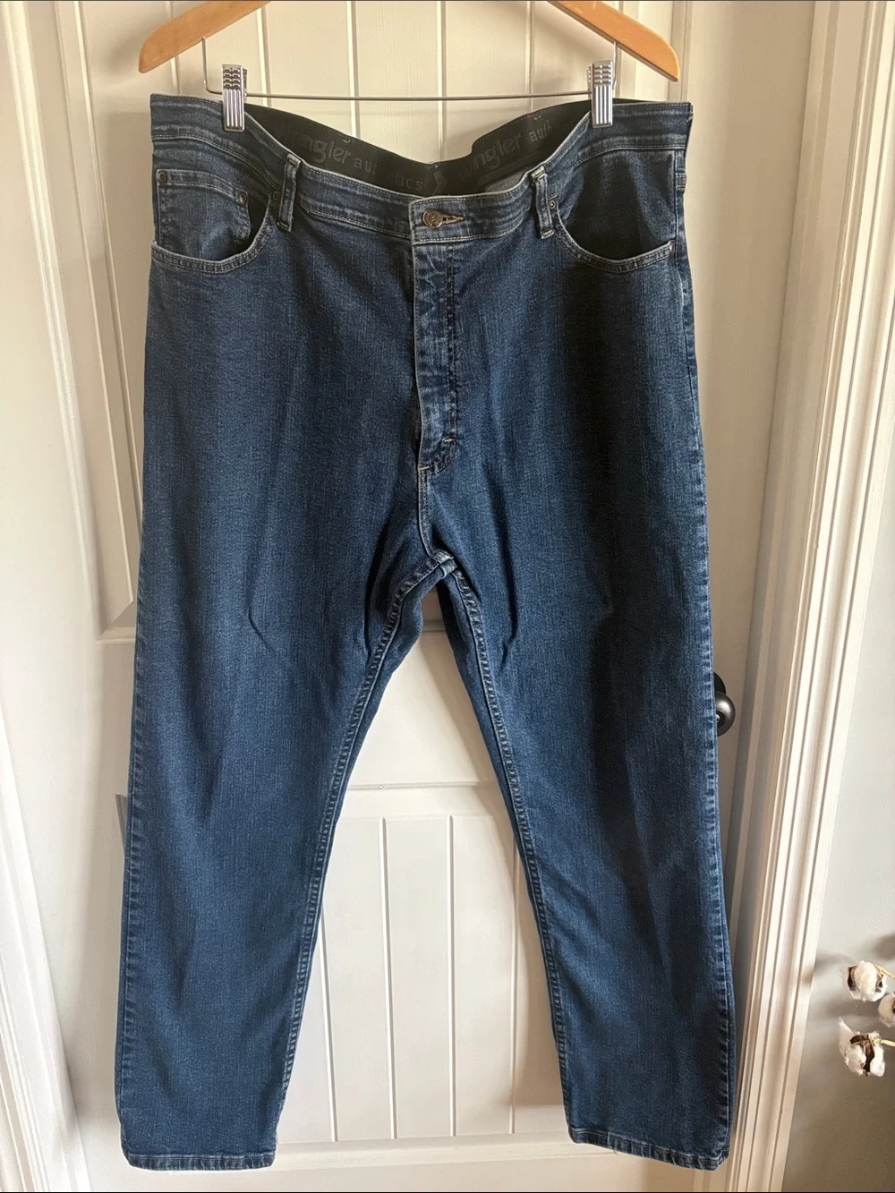 Wrangler Men's 40x32 Straight-Leg Jeans